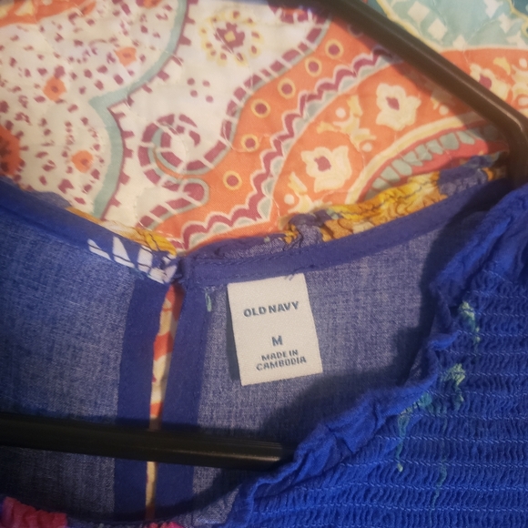 Old navy top - Picture 2 of 2